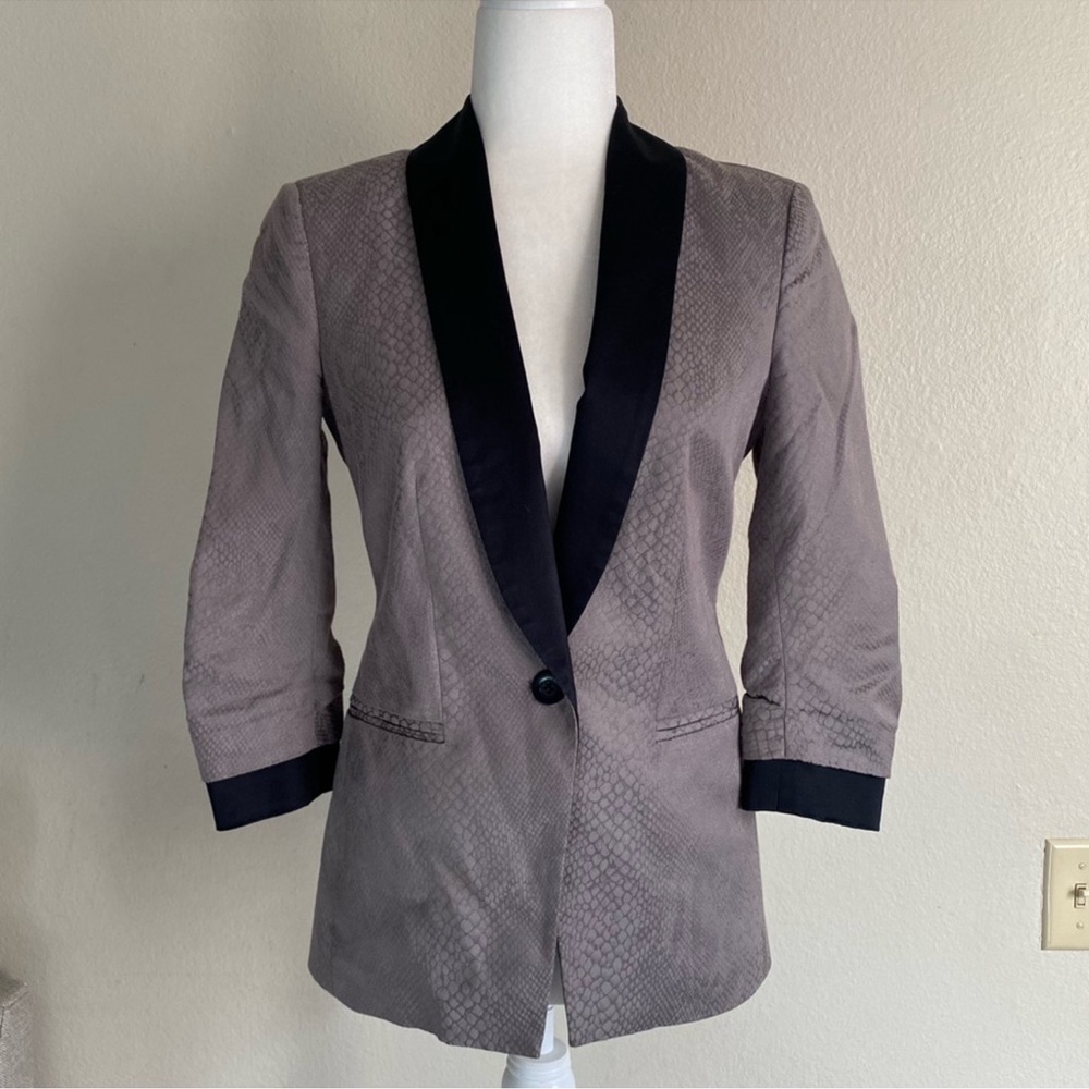 Bebe Gray and Black One Button Women’s Blazer✨